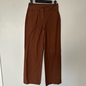 Business causal, wide leg, lululemon city sleek pant. Size 25